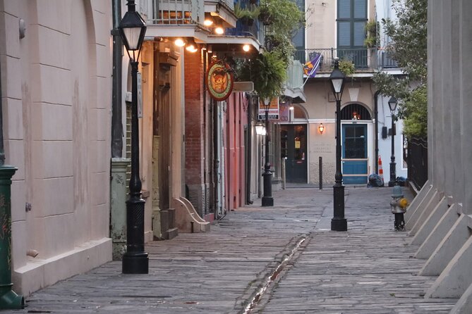 Spirits: New Orleans Cocktail & Ghost Tour - Stop-by-stop cocktail format, and what it means for your budget