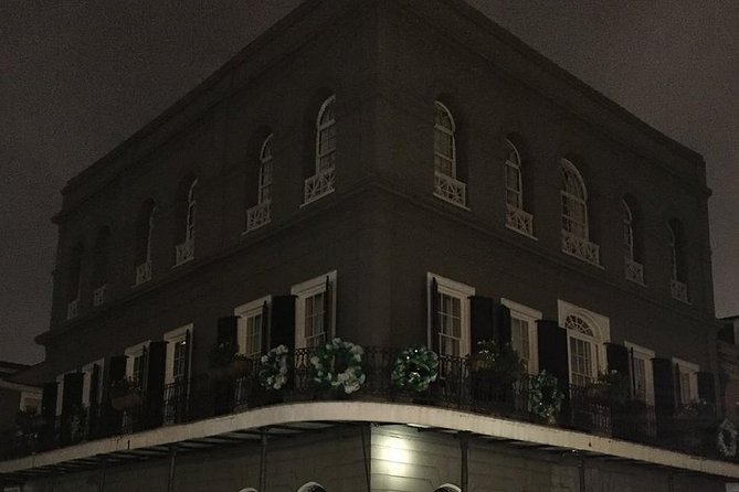 The Bad Broads Tour of New Orleans - Pace, sound, and crowd reality on a 90-minute walk