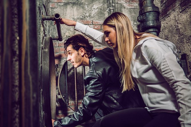 The Escape Game at the French Quarter in New Orleans - Teamwork strategies that actually work in this kind of room