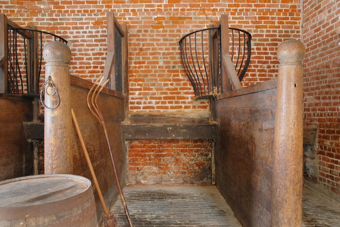 Urban Enslavement Tour at Hermann Grima House - Urban slave quarters and what the guide highlights