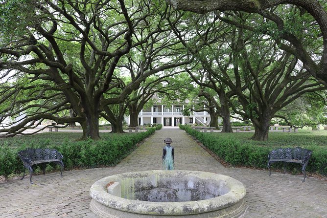 Whitney Plantation Tour from New Orleans with Pickup - The Bus Ride: More Than Just Transit From New Orleans